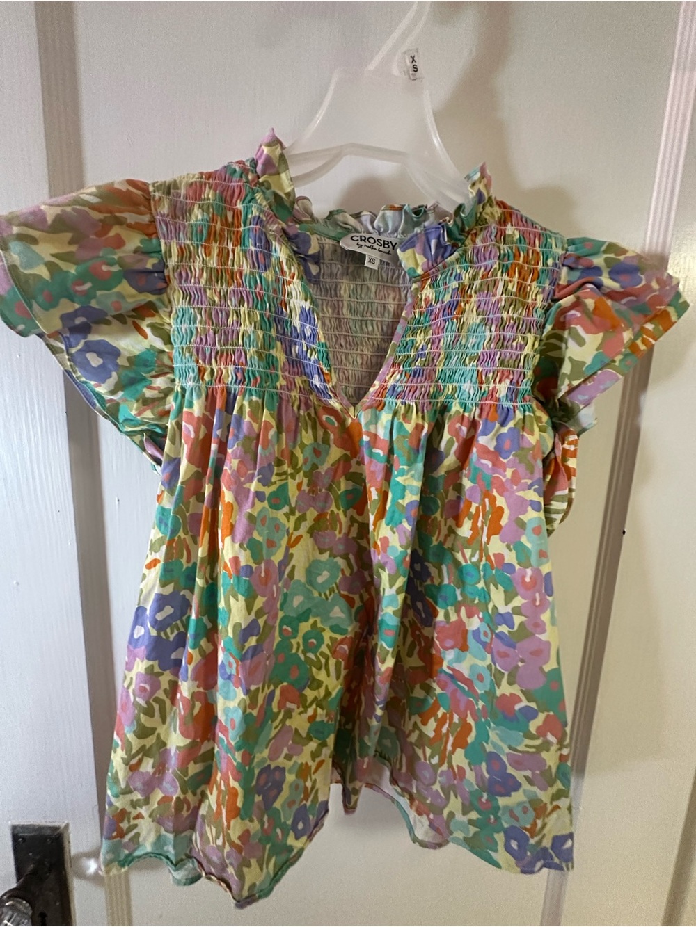 crosby. Women's Floral Smocked Flutter Sleeve Top - Pastel Multicolor